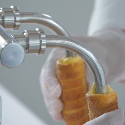 Inyectora dosificadora llenadora de engranajes eléctrica para pastelería y gastronomia con tolva 13 L