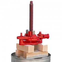 Prensa manual para frutas de husillo Grappa T60 con jaula en acero inox y capacidad de 212L
