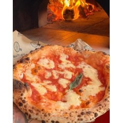 Horno para pizza Napolitana a leña, gas, pellets o combinado. Mosaico naranja