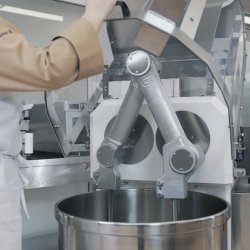 Amasadora de brazos industrial Conti 50 Kg con variador de velocidad y panel táctil
